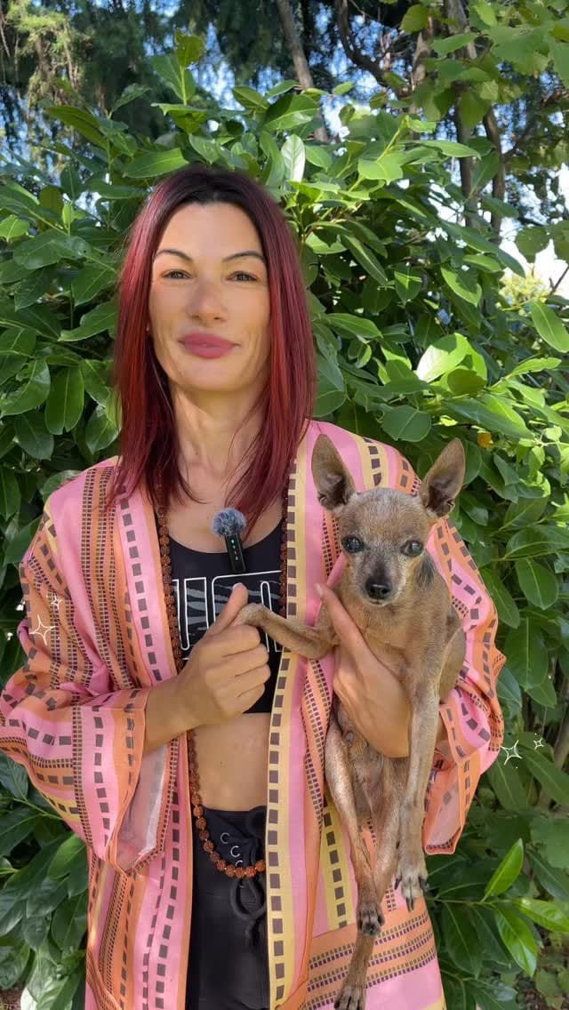 Post 8 by Yoga con Olivia Ratkai on Instagram (video)