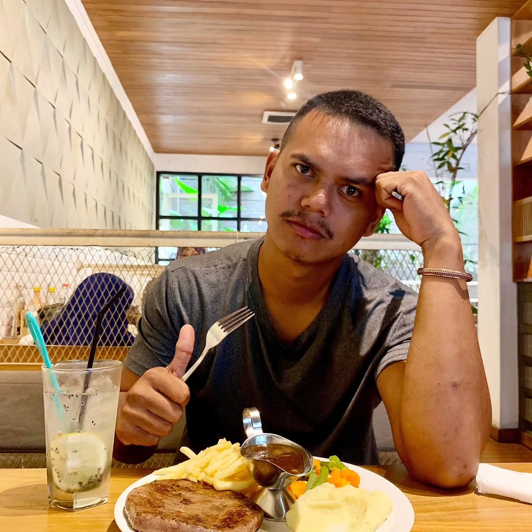 Post 5 by Ikhsan Angga Kusuma on Instagram (carousel)