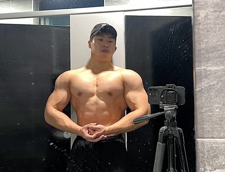 Post 4 by 김승운(근육맨김승운)💪🇰🇷 on Instagram (carousel)