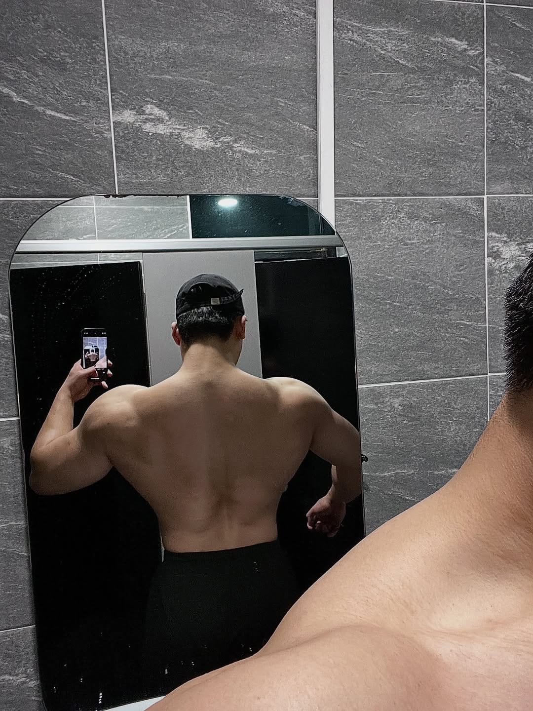 Post 3 by 김승운(근육맨김승운)💪🇰🇷 on Instagram (carousel)