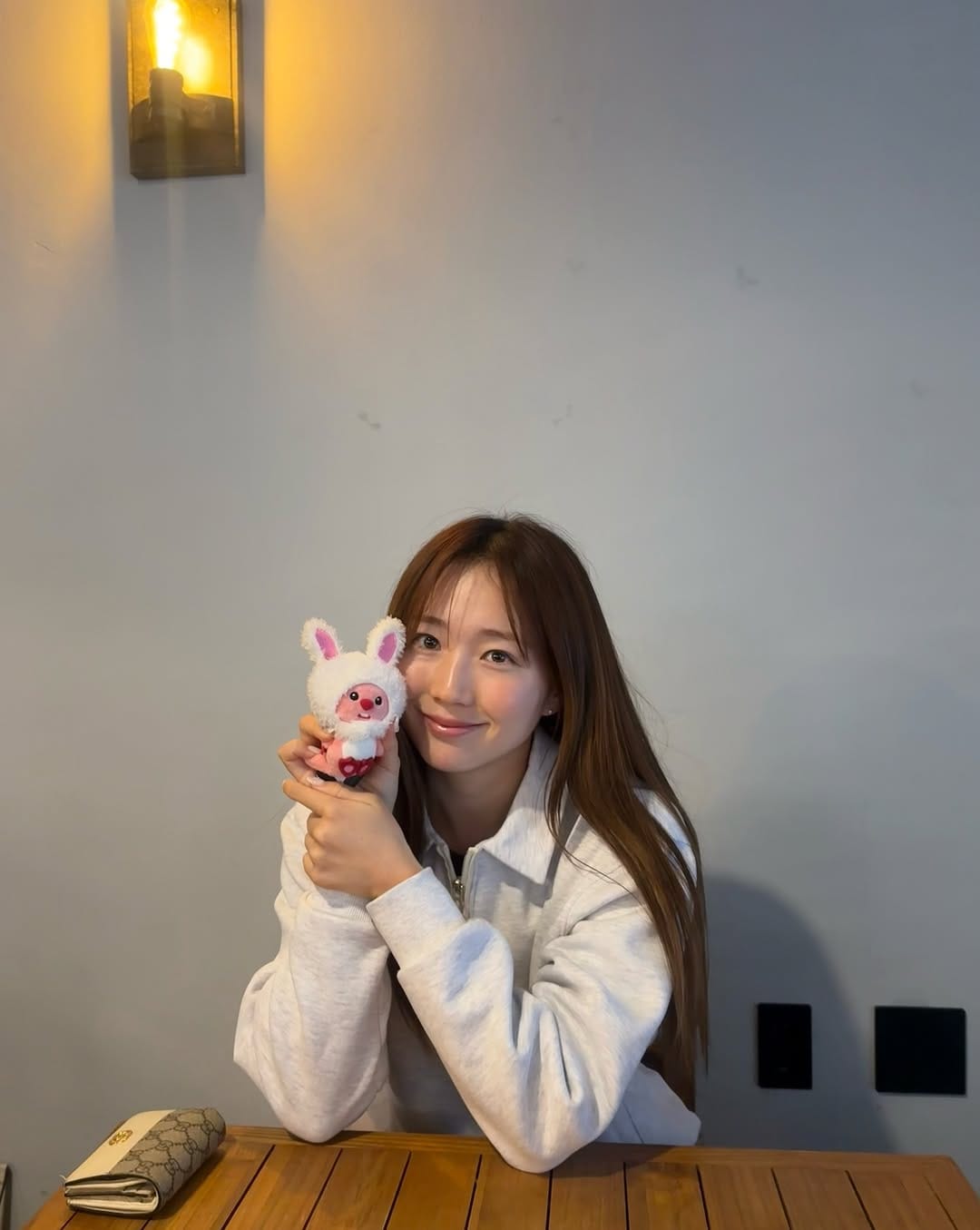 Post 2 by 박소현 *Park Sohyun* on Instagram (carousel)