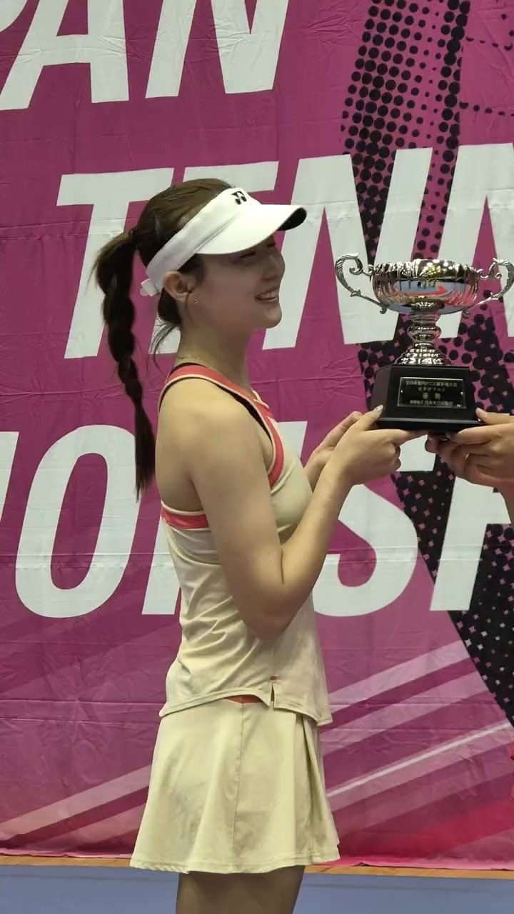 Post 4 by 박소현 *Park Sohyun* on Instagram (video)