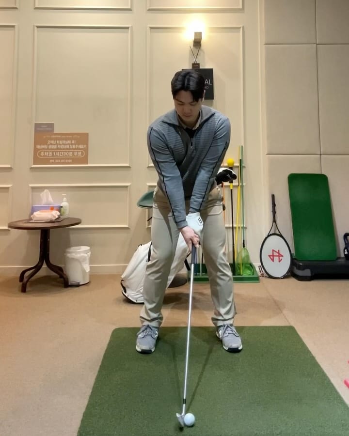 Post 8 by 이 영훈프로_창원골프레슨 on Instagram (carousel)