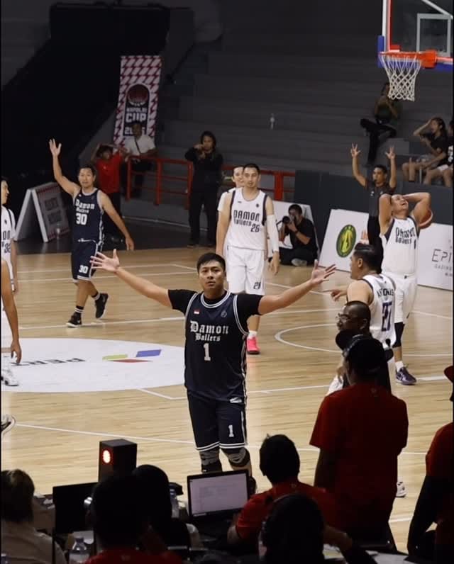 Post 5 by Rizky Effendi on Instagram (video)