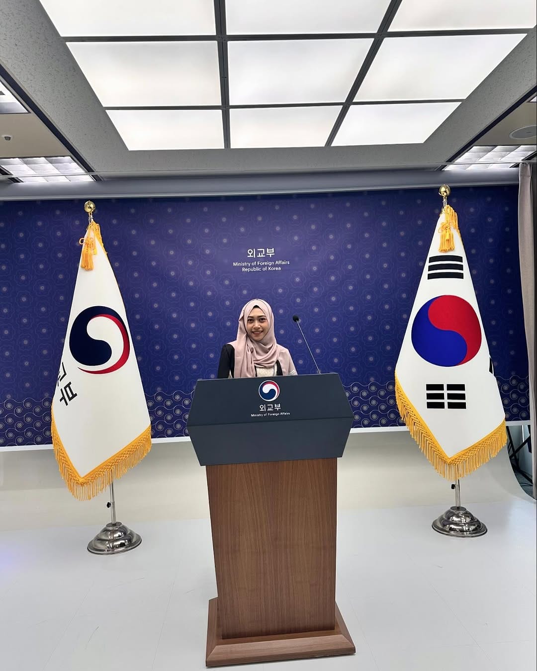 Post 8 by Titha Monika | Tips Beasiswa Korea on Instagram (carousel)