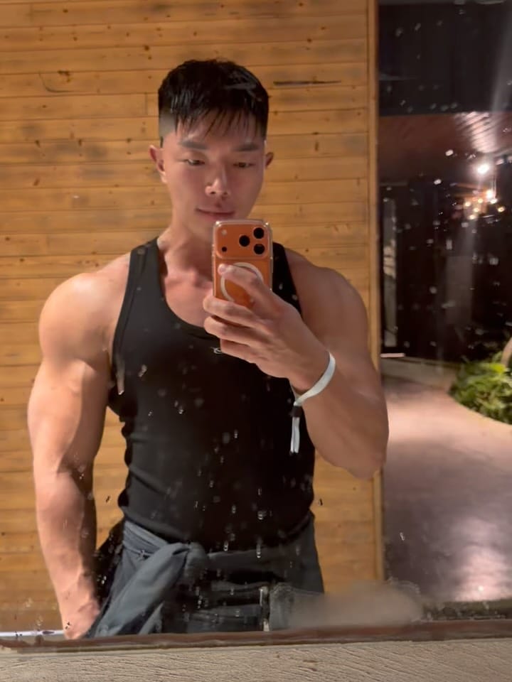 Post 5 by 🇰🇷 Sean on Instagram (carousel)