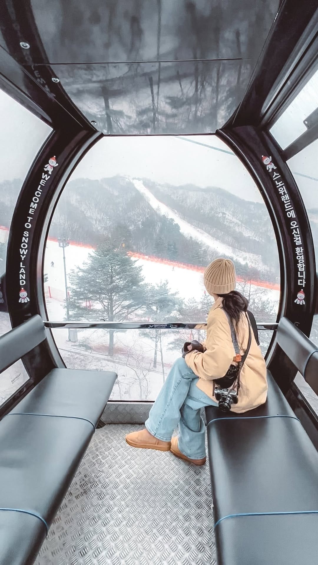 Post 6 by Ploy on Instagram (video)
