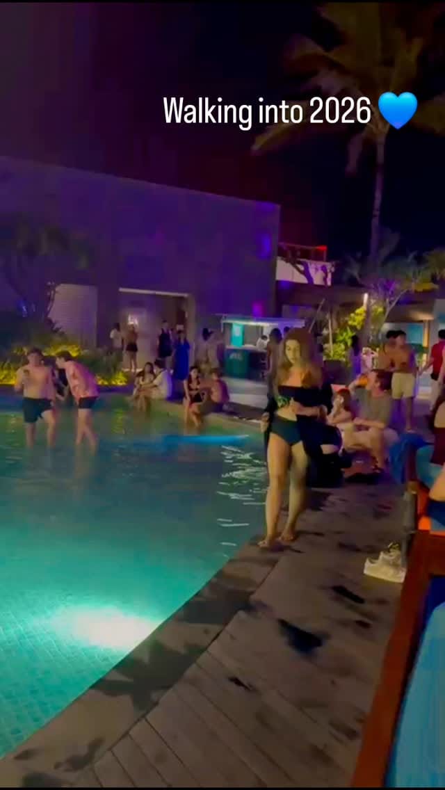 Post 4 by Upasana Arora on Instagram (video)