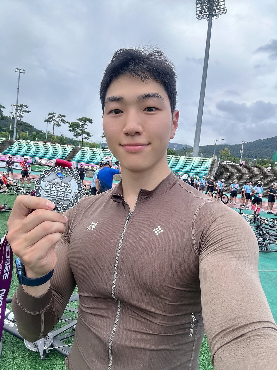 Post 3 by 이 원진 (Lee Wonjin) on Instagram (image)