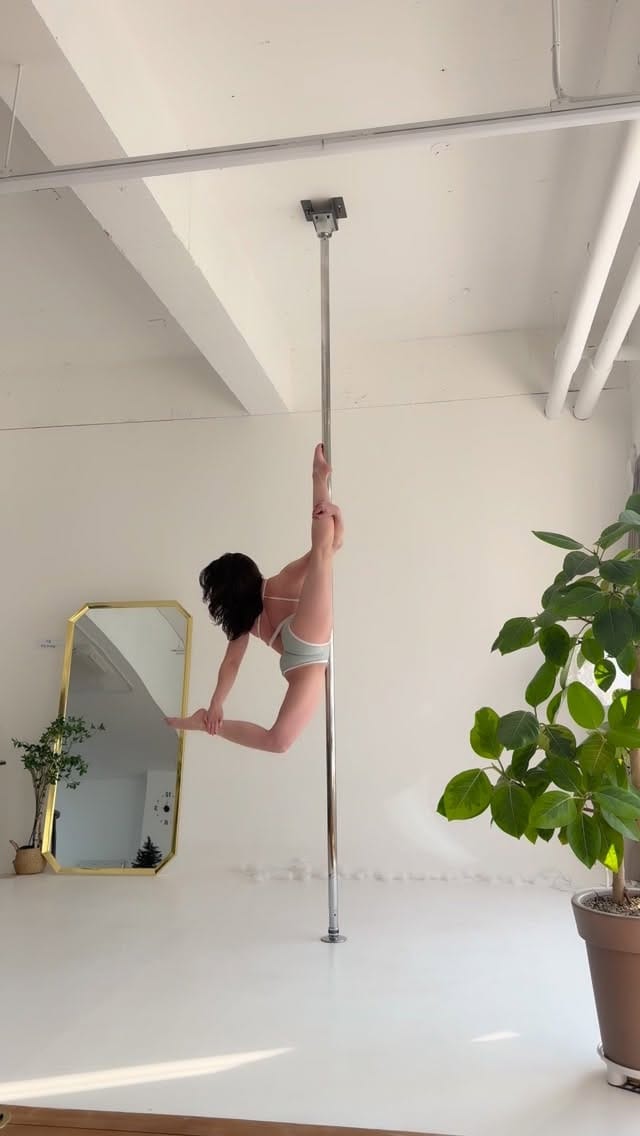 Post 2 by Anne Beyer | Pole & Aerial Coach Seoul on Instagram (video)