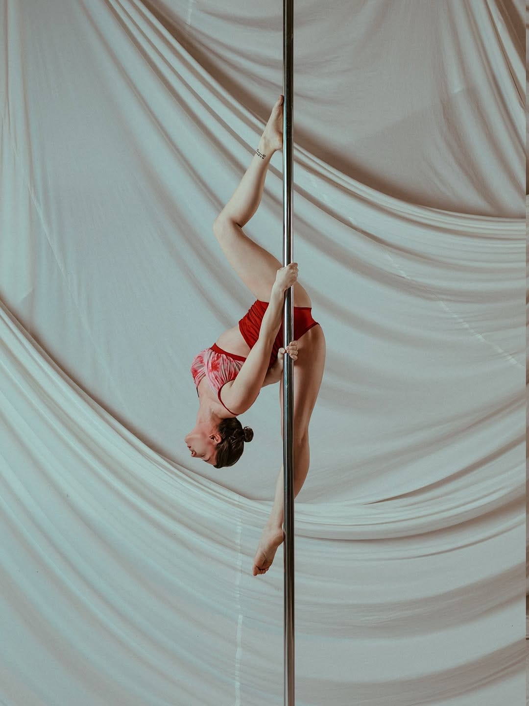 Post 8 by Anne Beyer | Pole & Aerial Coach Seoul on Instagram (image)