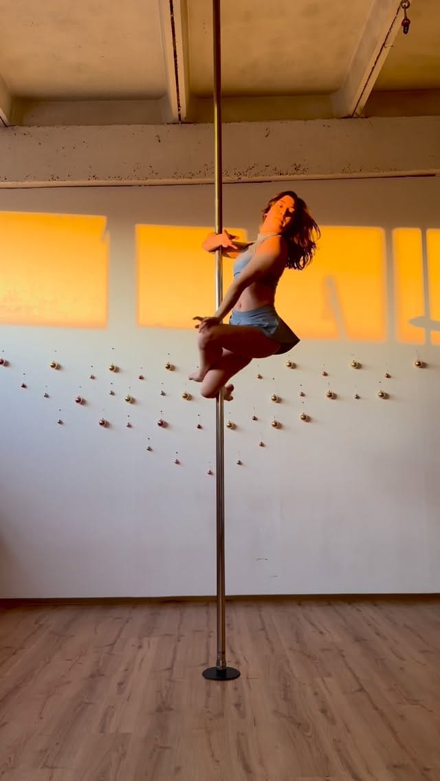 Post 7 by Anne Beyer | Pole & Aerial Coach Seoul on Instagram (video)