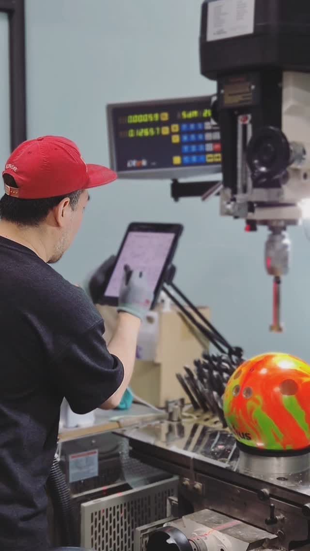 Post 6 by 용프로 on Instagram (video)