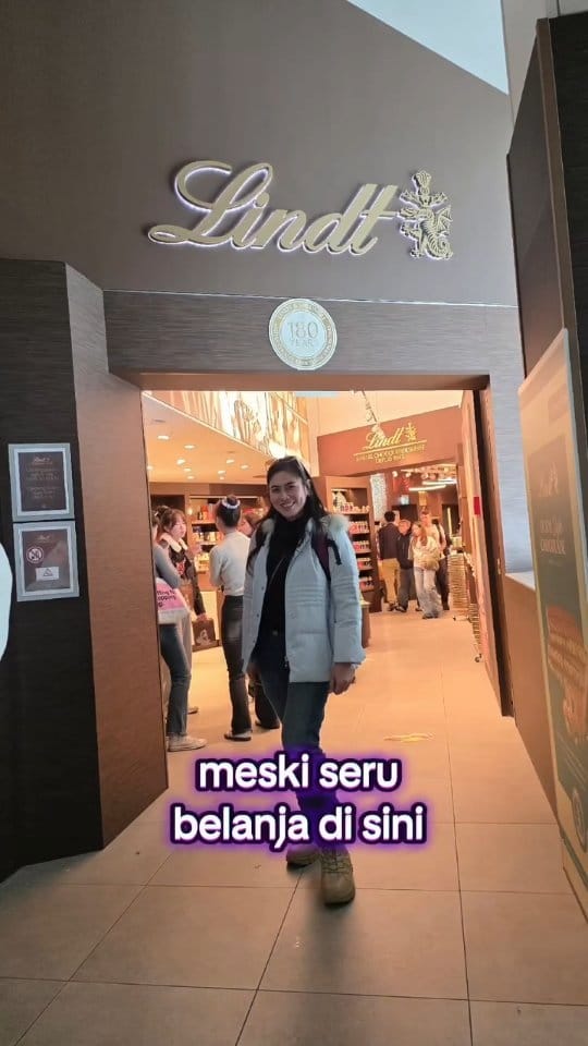 Post 3 by Yoana Sandra Dewanti on Instagram (video)