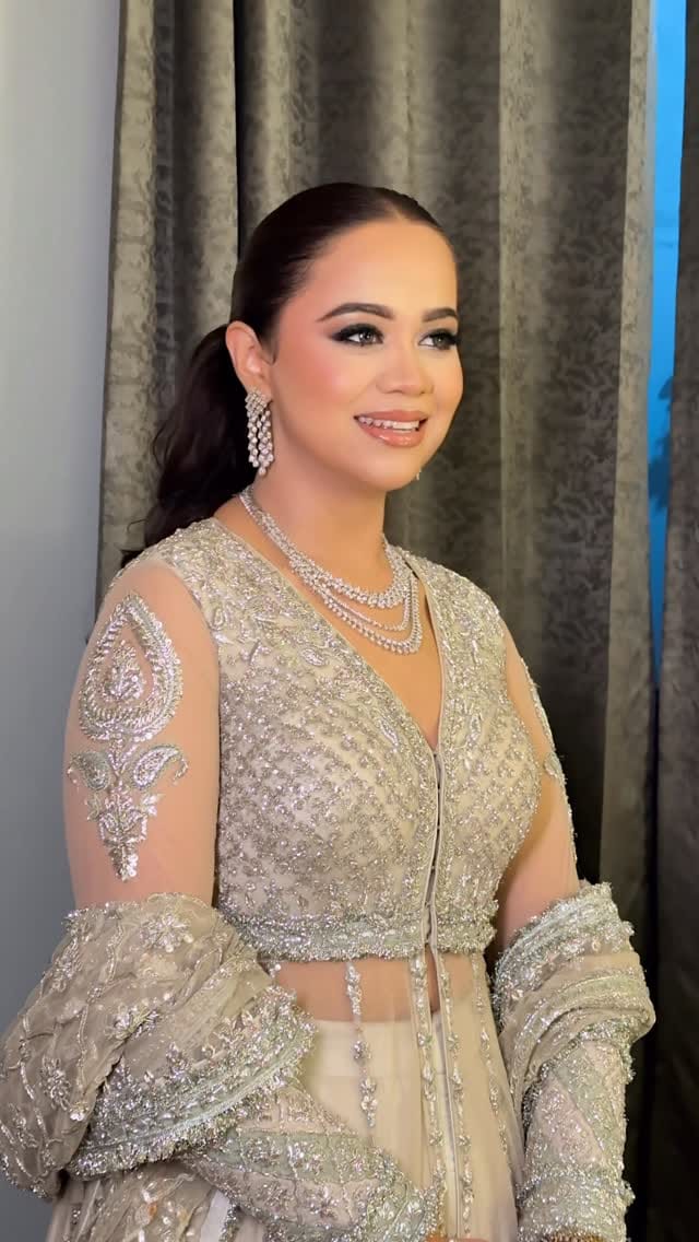 Post 3 by Anushka Miglani | Certified Makeup Artist on Instagram (video)