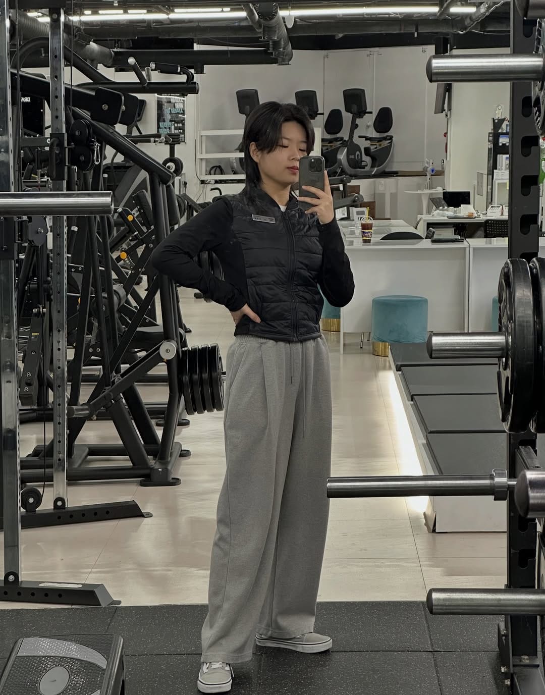 Post 2 by 송지원🇰🇷 on Instagram (carousel)