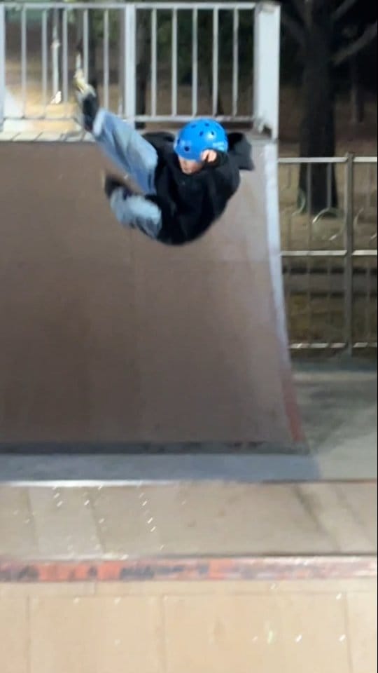 Post 9 by Junseong (Sean) 🇰🇷 skater on Instagram (video)