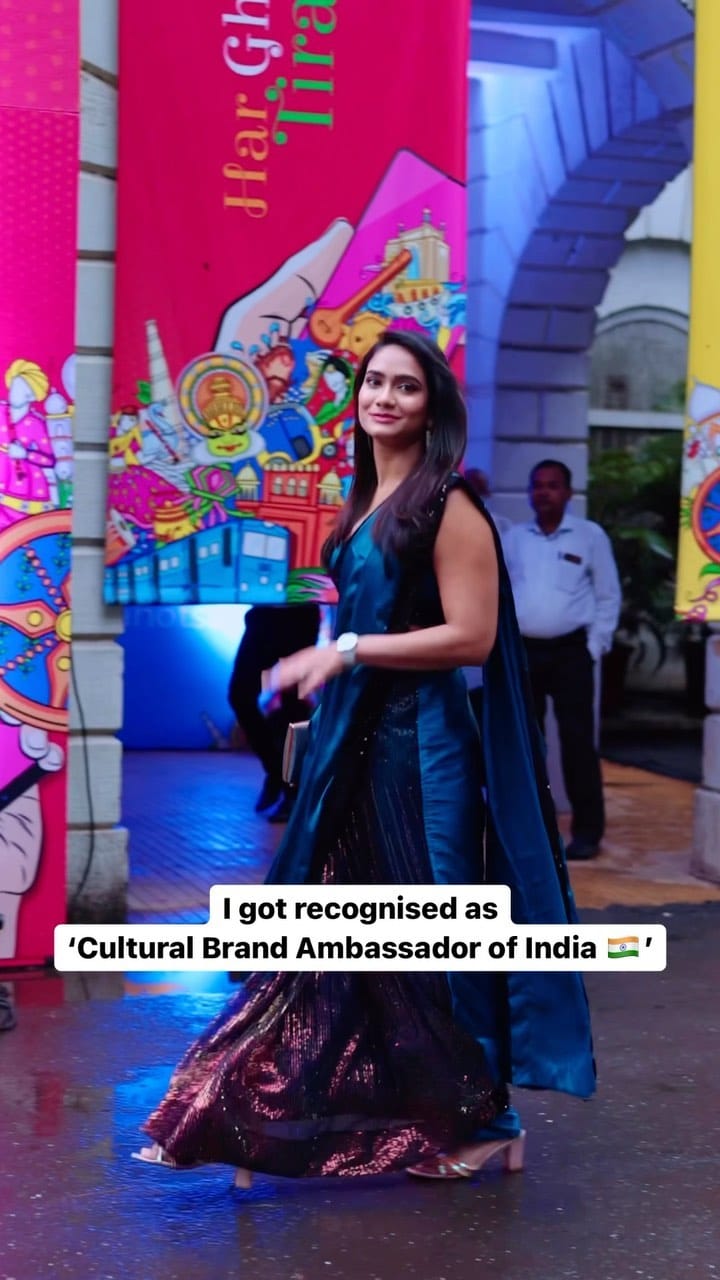 Post 10 by Richi Jain on Instagram (video)