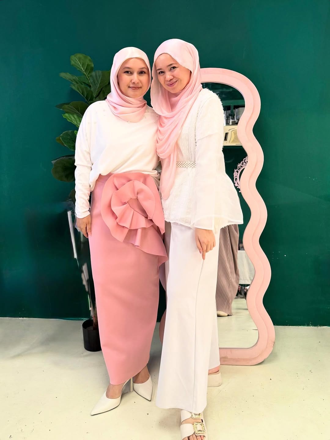 Post 7 by Aliza Sharina on Instagram (carousel)