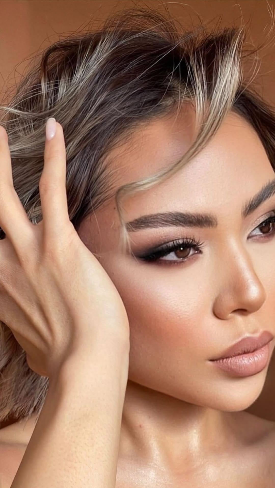 Post 3 by شقایق میکاپ آرتیست Shaghayegh makeup on Instagram (video)