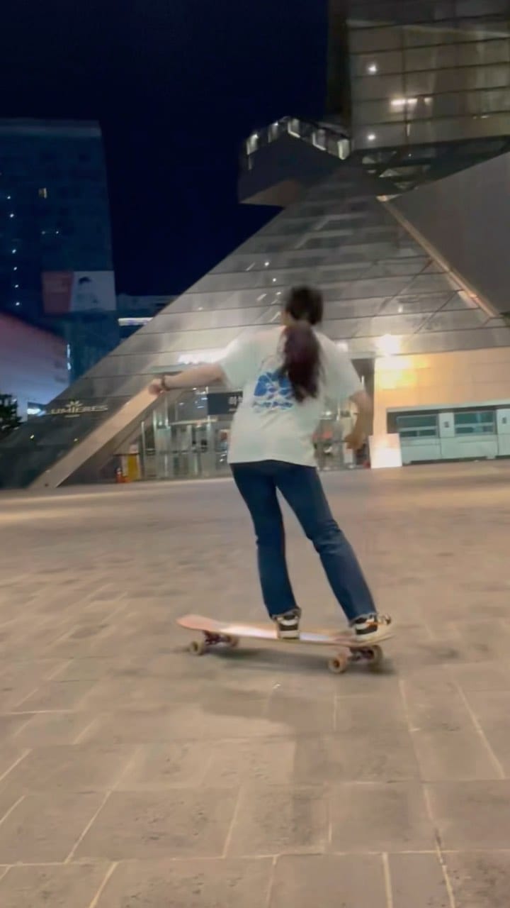 Post 7 by 보드타는 익룡 on Instagram (video)