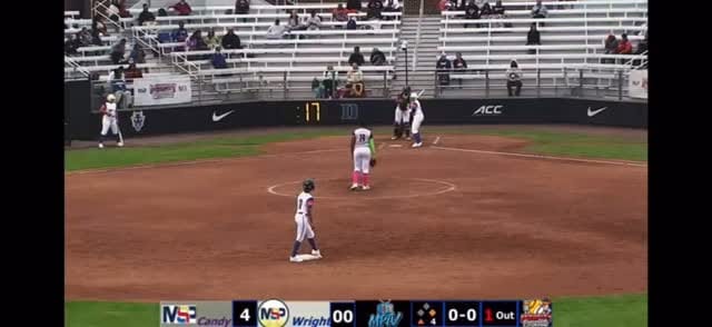 Post 3 by Jayla Santana🇺🇸🇩🇴1B/UT-Power Hitter🥎 on Instagram (video)