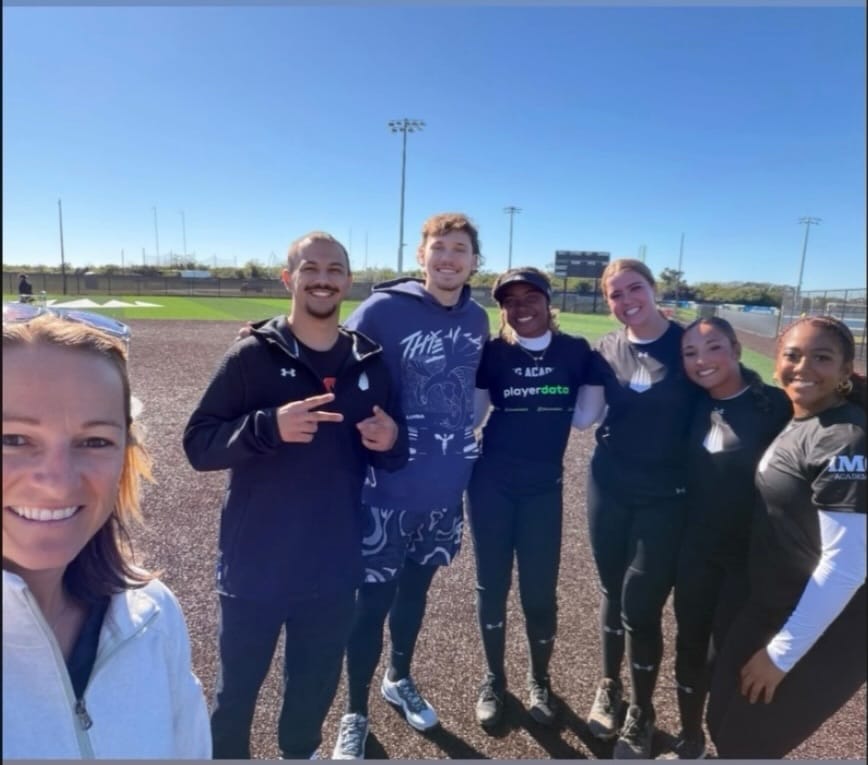 Post 4 by Jayla Santana🇺🇸🇩🇴1B/UT-Power Hitter🥎 on Instagram (image)