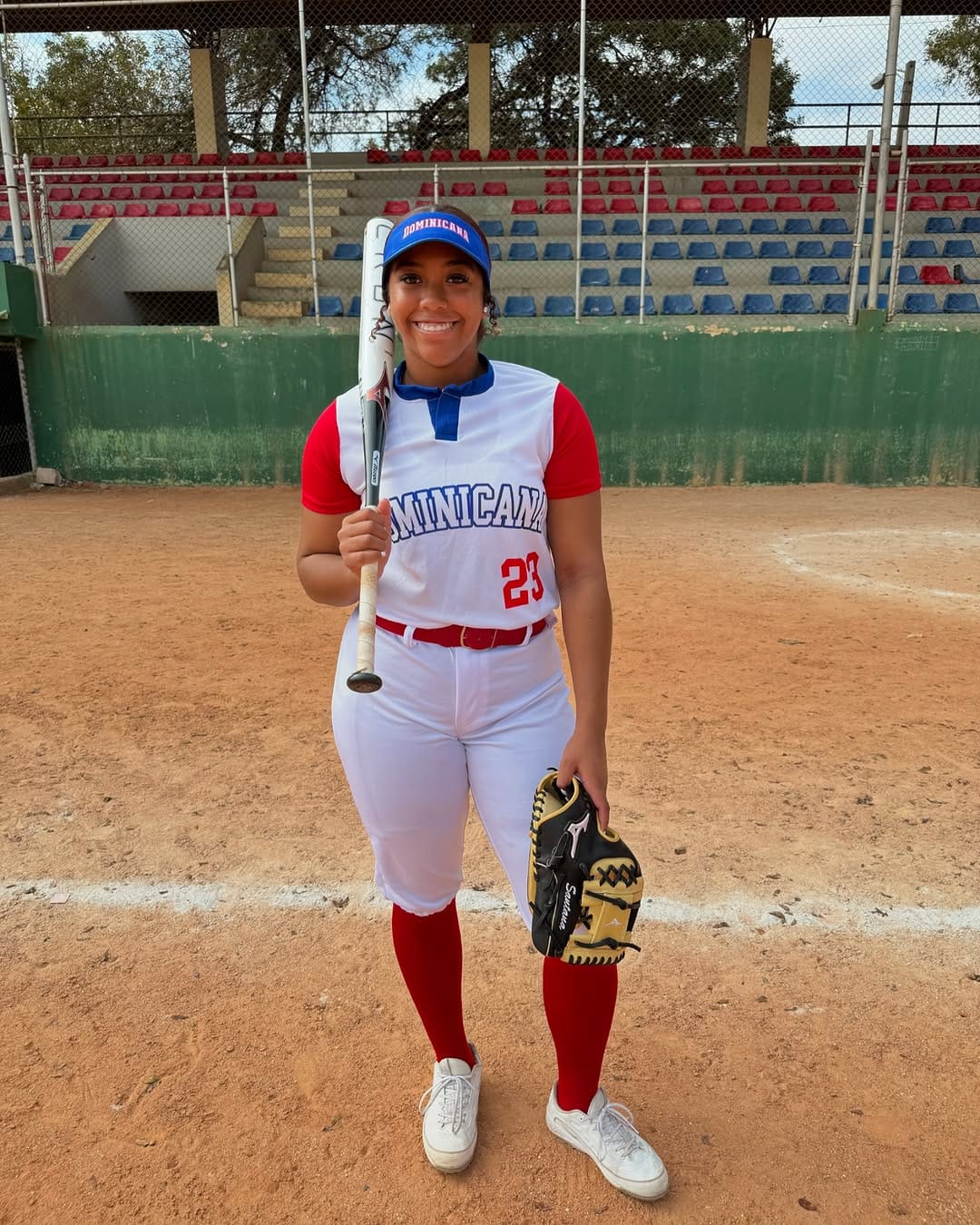 Post 10 by Jayla Santana🇺🇸🇩🇴1B/UT-Power Hitter🥎 on Instagram (carousel)