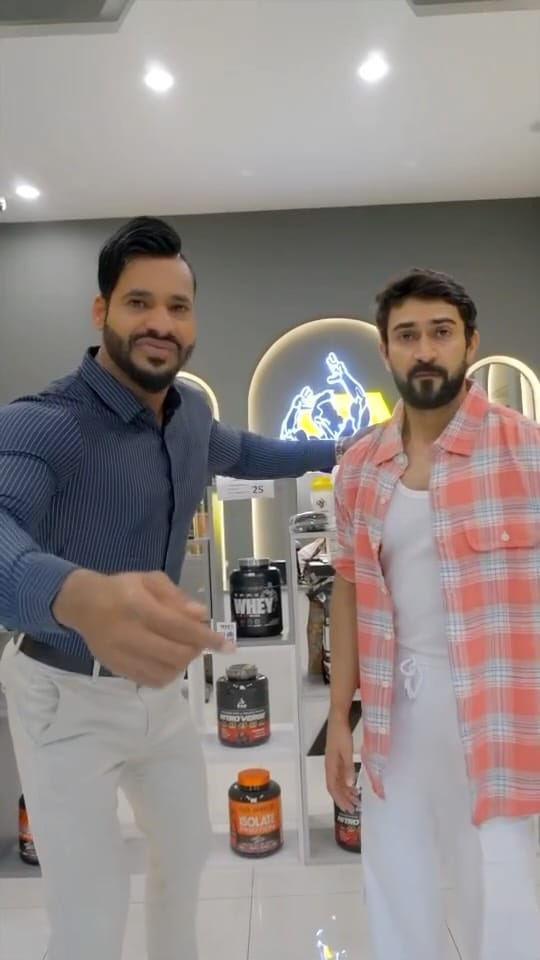 Post 6 by Issa Alhasani on Instagram (video)
