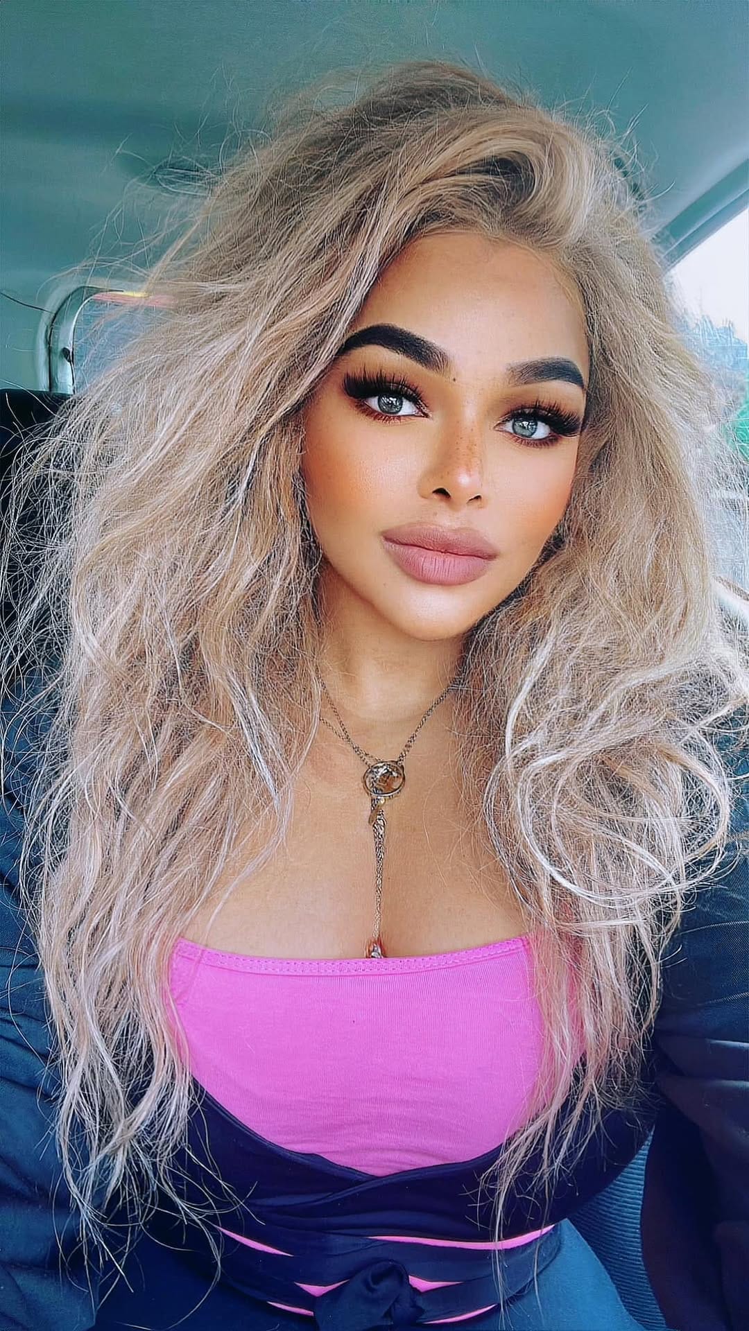 Post 6 by Custom Wigs 🎀Toppers on Instagram (image)