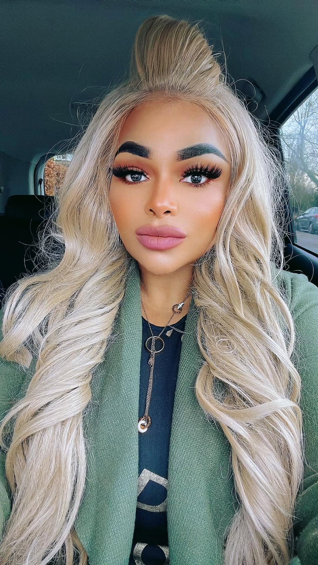 Post 9 by Custom Wigs 🎀Toppers on Instagram (image)