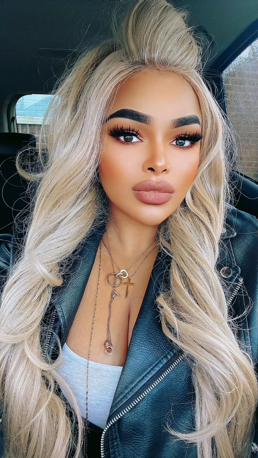 Post 7 by Custom Wigs 🎀Toppers on Instagram (image)