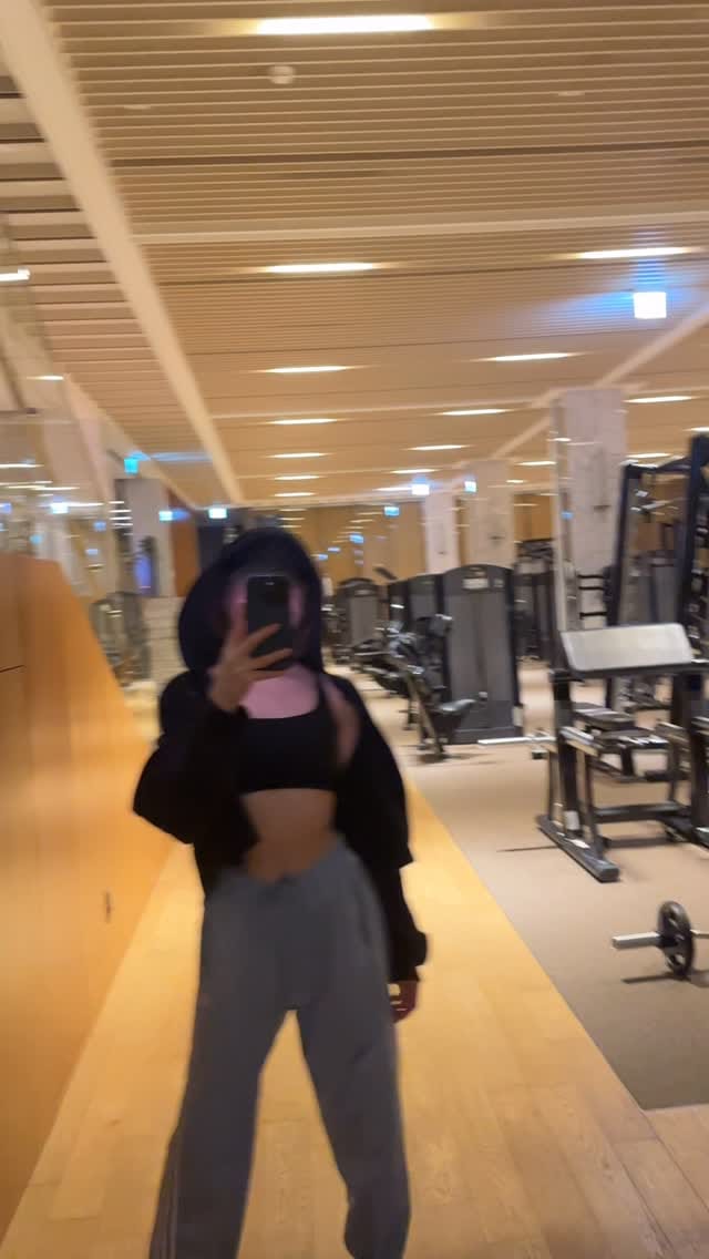 Post 3 by MIHO KUWANO on Instagram (video)