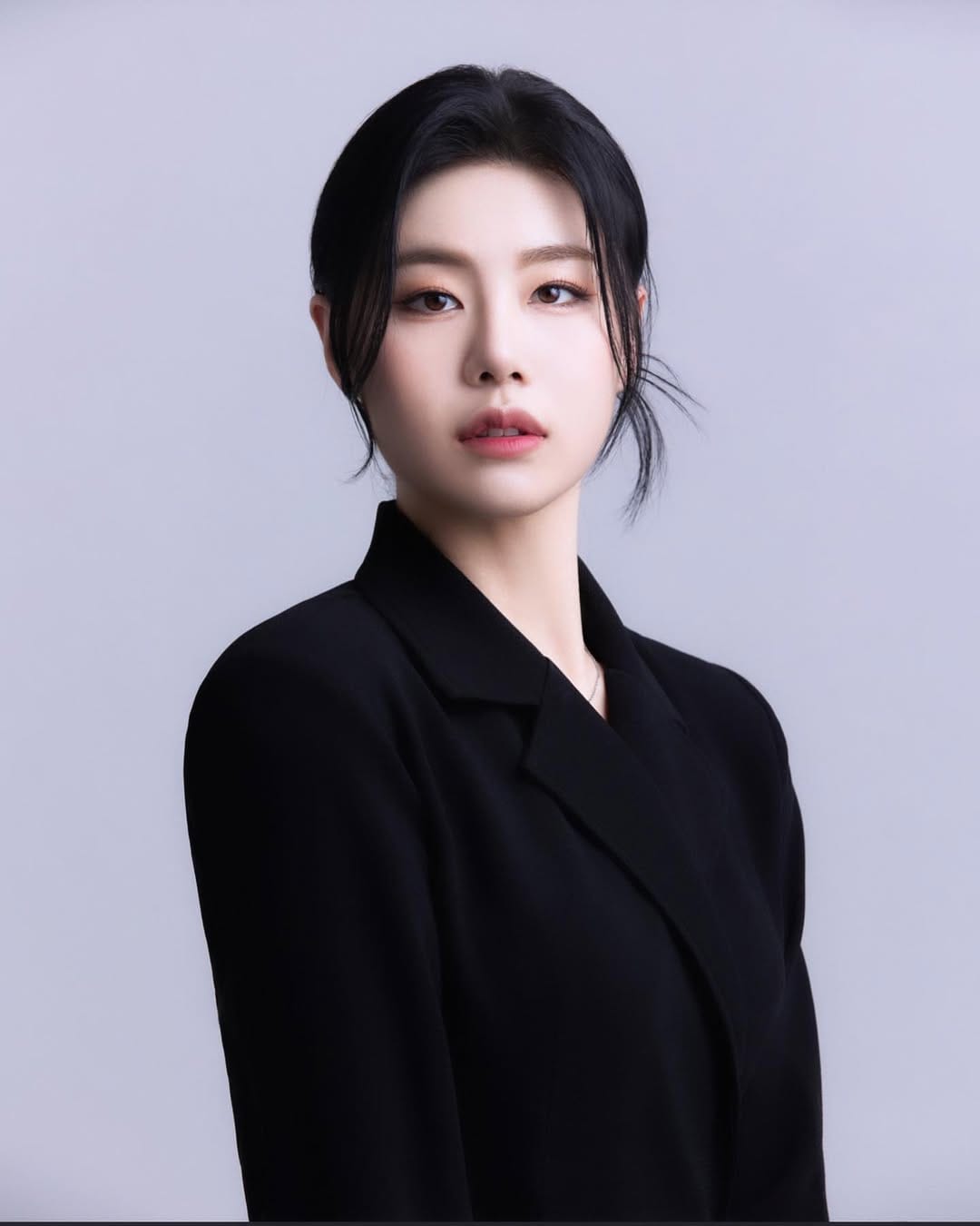 Post 10 by 김민지/minji kim on Instagram (carousel)