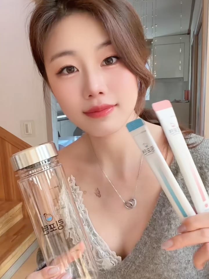 Post 2 by 김민지/minji kim on Instagram (carousel)