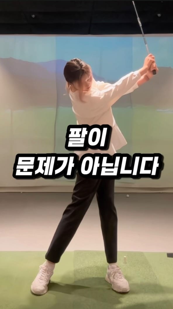 Post 5 by 김민지/minji kim on Instagram (video)