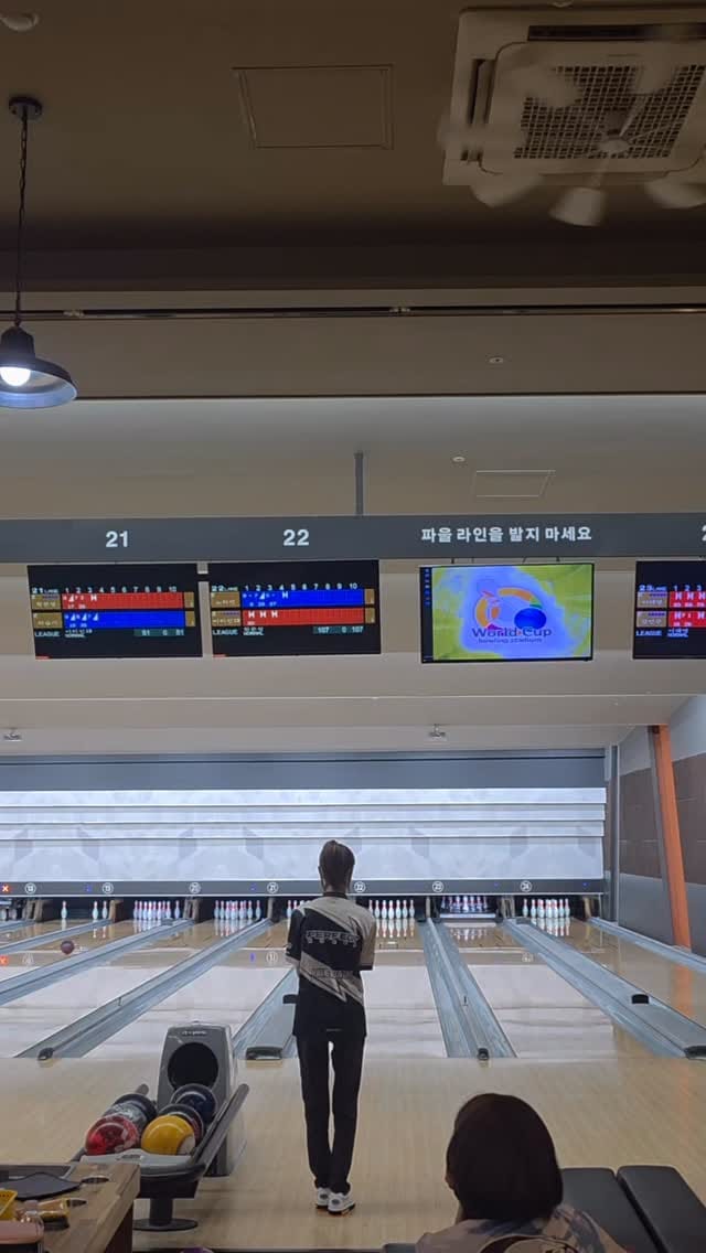 Post 6 by 황문정 on Instagram (video)