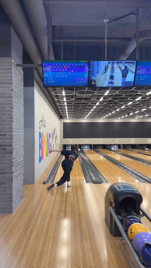 Post 5 by 황문정 on Instagram (video)