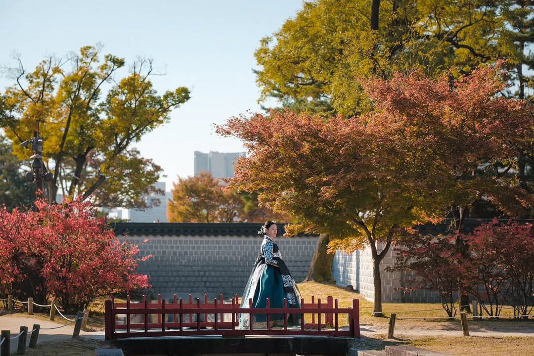 Post 10 by PIXEOUL 🇰🇷 Seoul Photographer Videographer on Instagram (carousel)