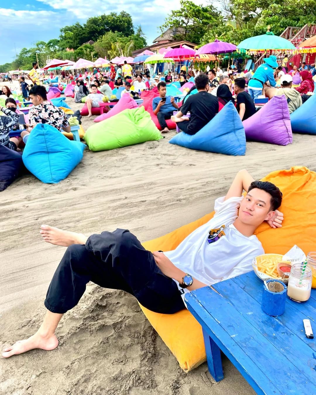 Post 7 by Aldi Fakhrezi on Instagram (carousel)