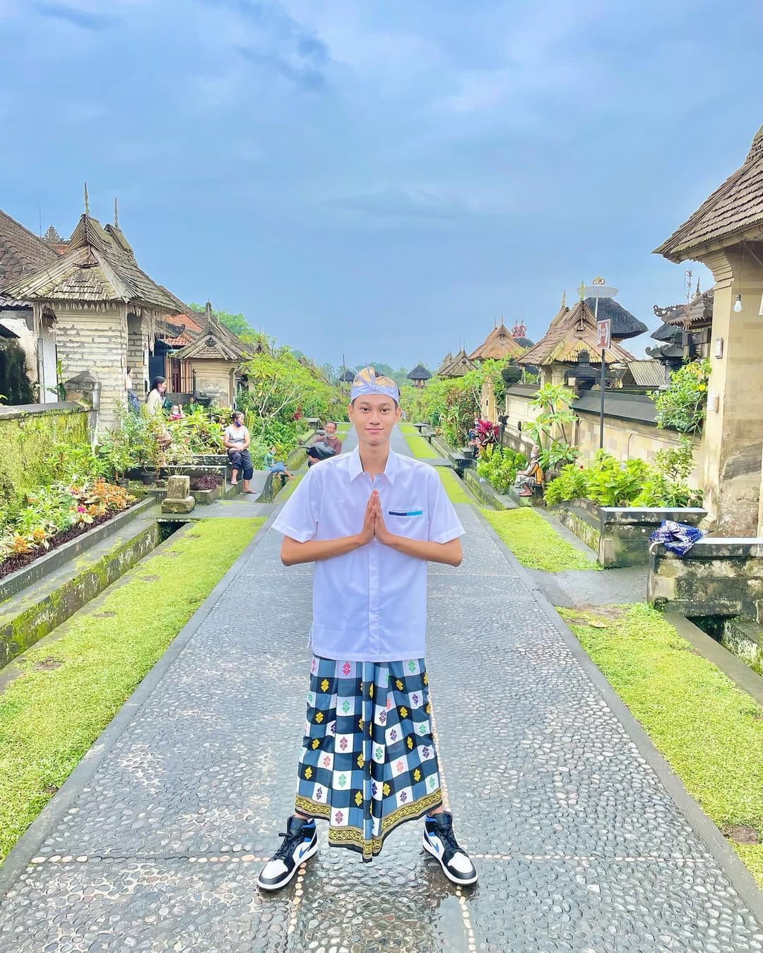 Post 6 by Aldi Fakhrezi on Instagram (carousel)