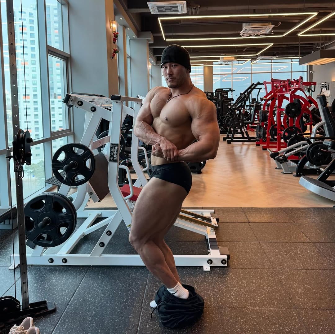 Post 8 by 김건식 DRYGYM 드라이짐(헬스,PT) 관장 on Instagram (carousel)