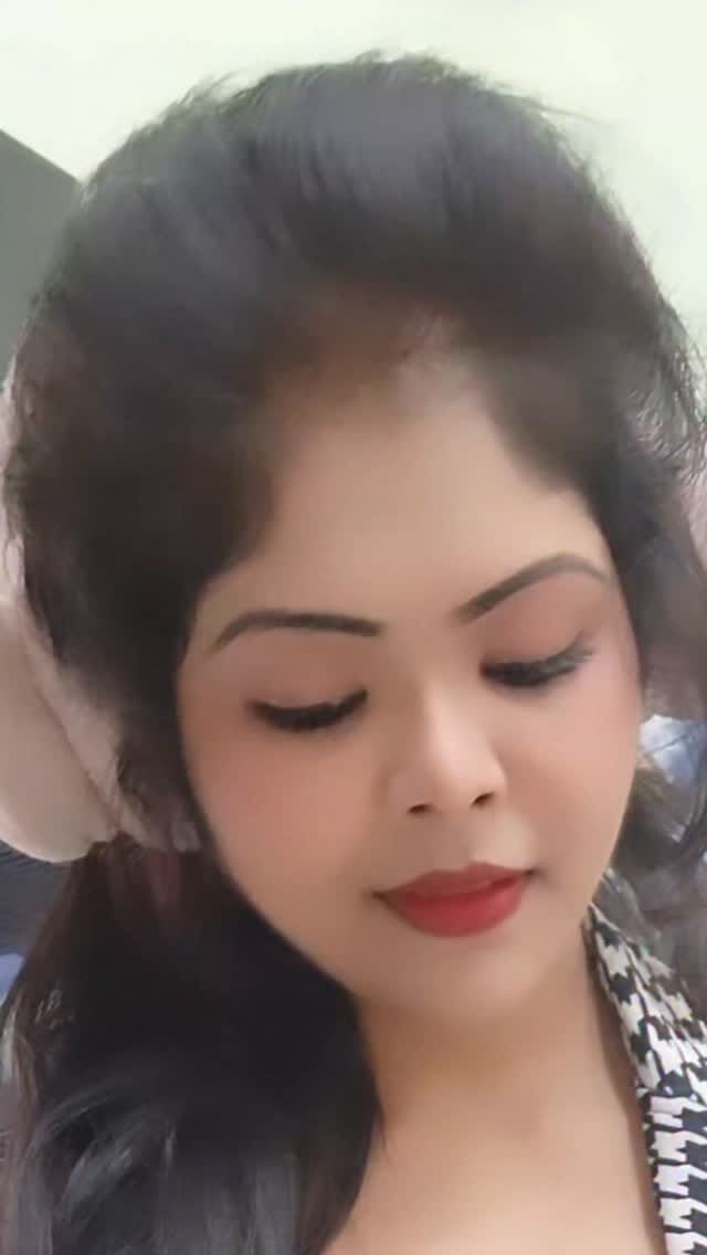 Post 8 by Monisha Mondal(riya) on Instagram (video)