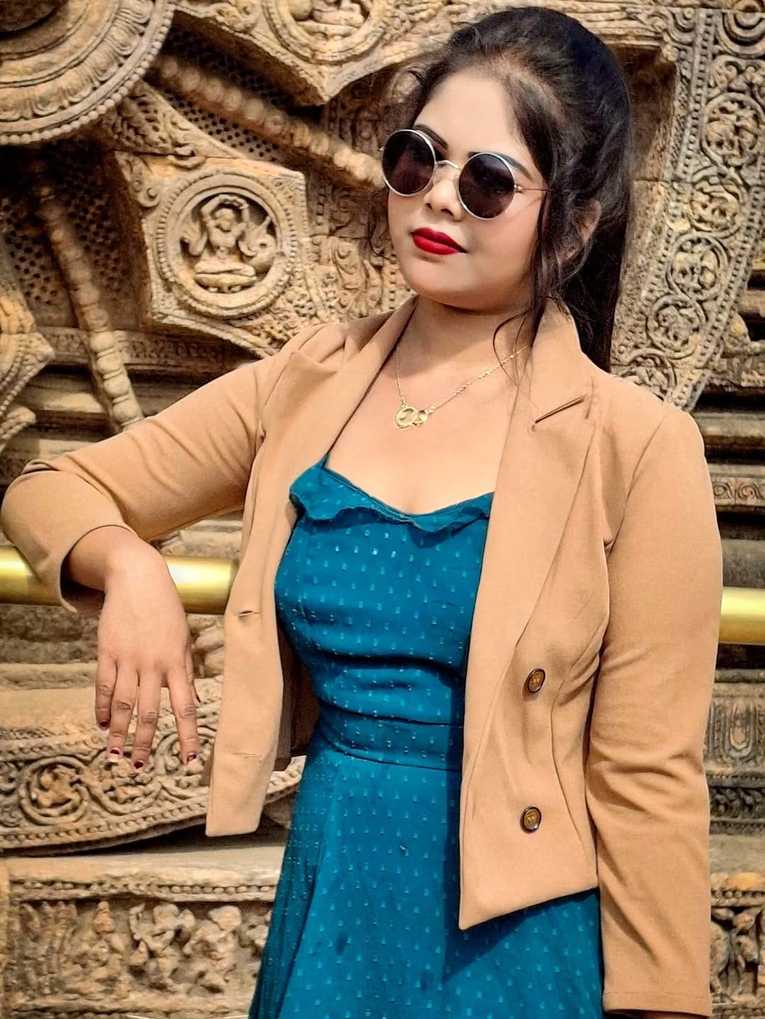 Post 3 by Monisha Mondal(riya) on Instagram (carousel)