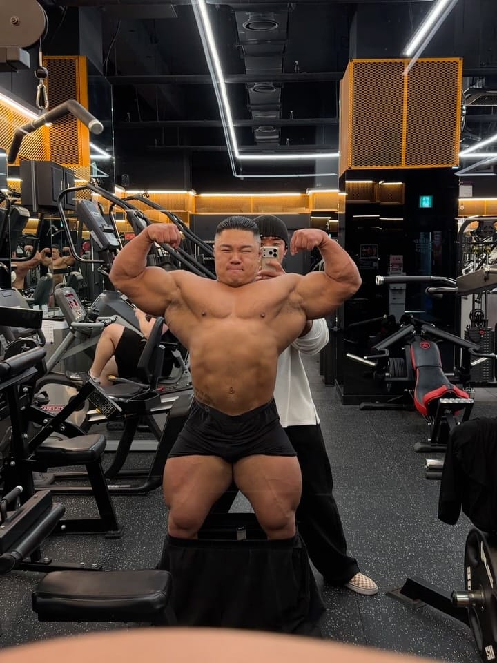 Post 1 by 최단백 [IFBB PRO 서울대입구헬스PT/관악구PT] on Instagram (carousel)