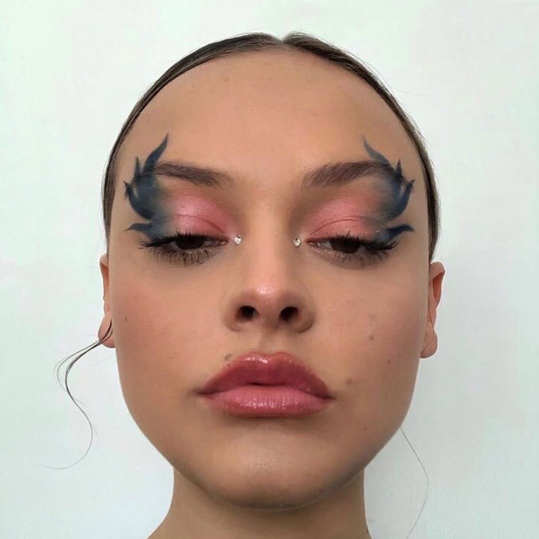 Post 9 by Bella Art on Instagram (image)