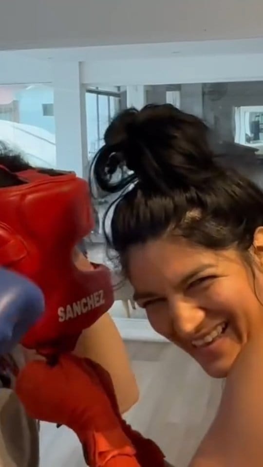 Post 7 by Andrea La Cobrita Sanchez on Instagram (video)