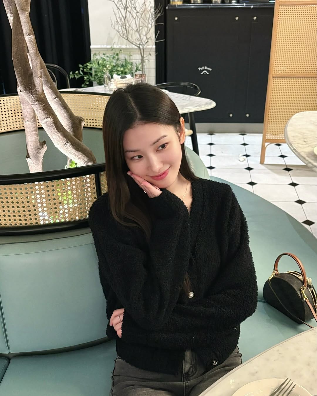 Post 9 by 보경 on Instagram (carousel)