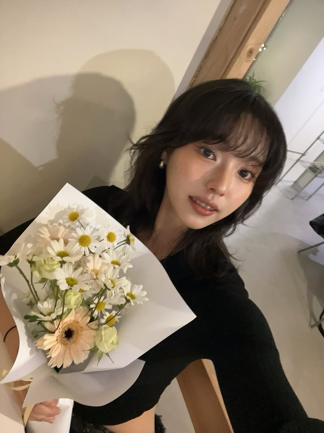 Post 8 by 요가현아 YOGA HYUNA 🇰🇷 on Instagram (carousel)
