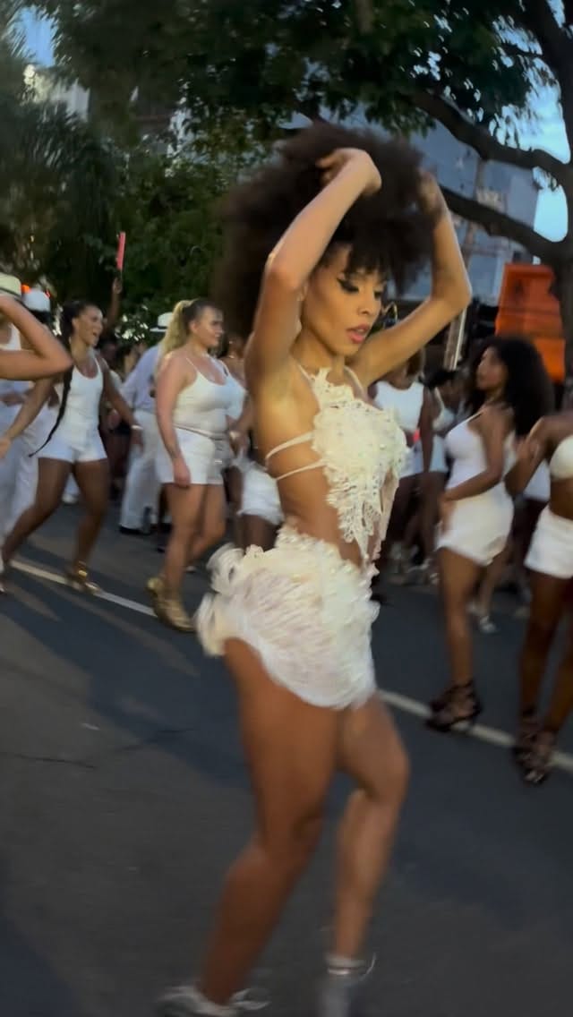 Post 10 by Mayara Santos | Coach de Samba on Instagram (video)